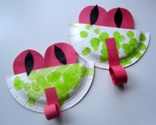 paper plate frogs