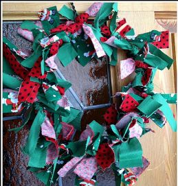 Christmas-Fabric-Wreath1