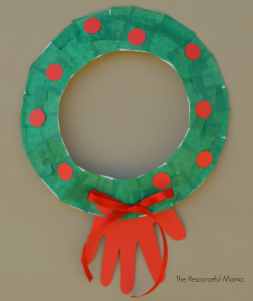 paper-plate-christmas-wreath-2